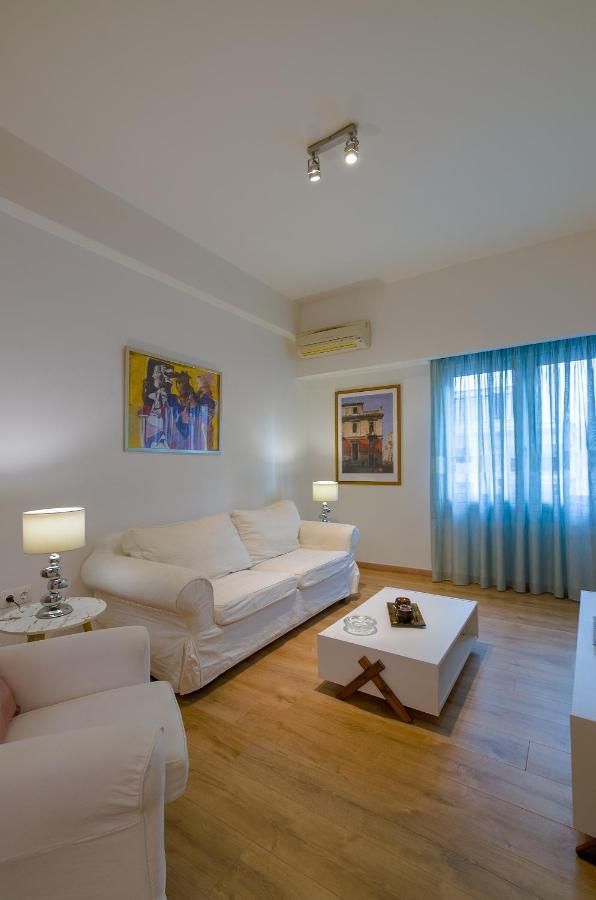 Nice 1Bd Apartment Close To Metro Station Ampelokipoi アテネ エクステリア 写真